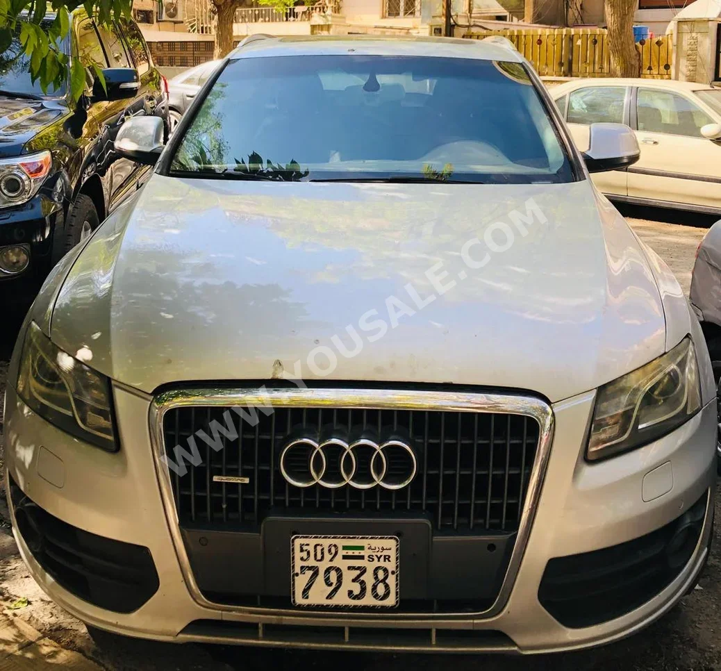 اودي  كيو 5  2011  اتوماتيك  171,000 كم  4  دفع أمامي  هاتشباك  فضي  بنزين