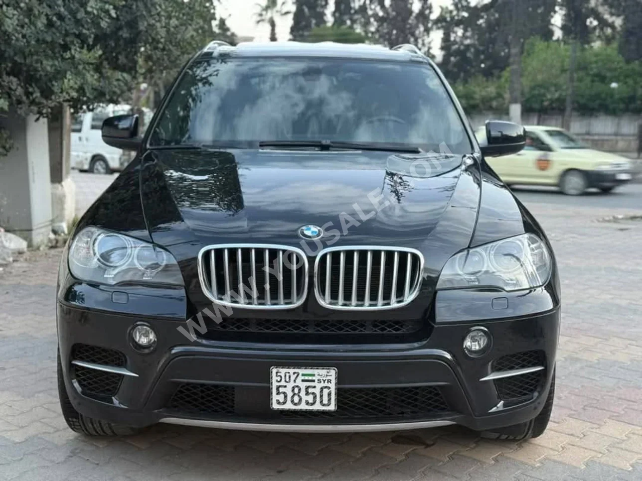 BMW  X-Series  5  2011  Automatic  160,000 km  6  4WD  SUV  Black  Gasoline