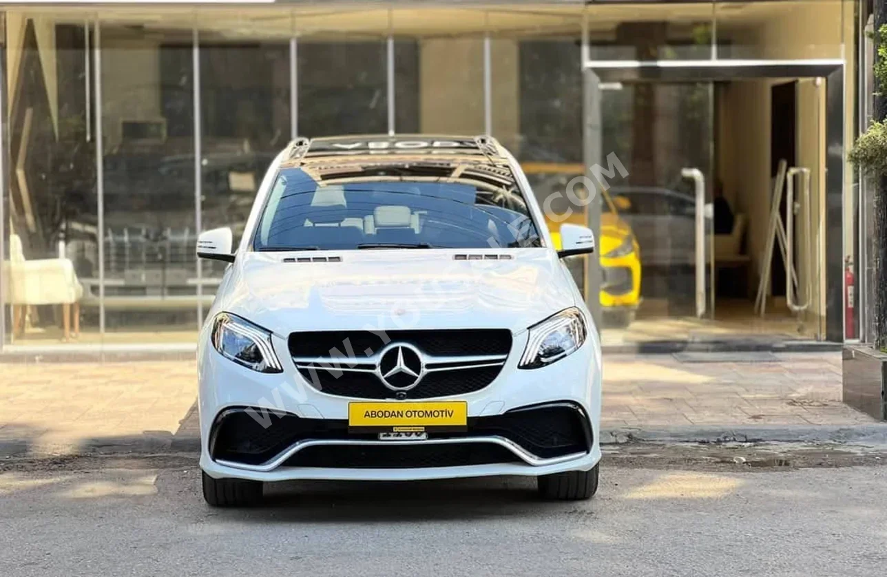 مرسيدس - بنز  جي ال كيه - كلاس  350  2017  اتوماتيك  68,000 كم  6  دفع رباعي  اس يو في  أبيض  بنزين