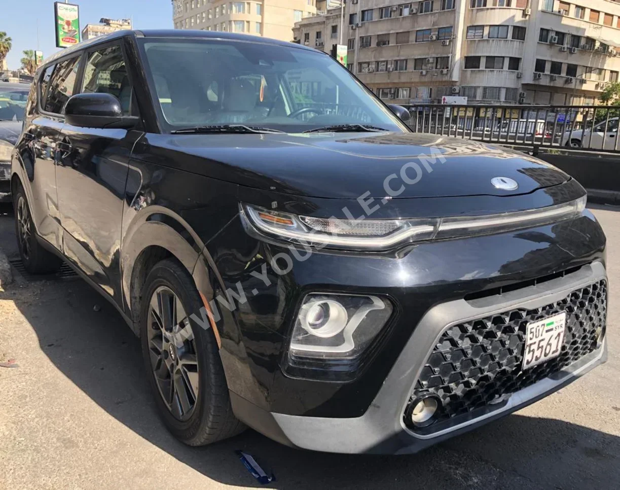 كيا  سول  2020  اتوماتيك  175,000 كم  4 سلندر  دفع أمامي  اس يو في  أسود  بنزين