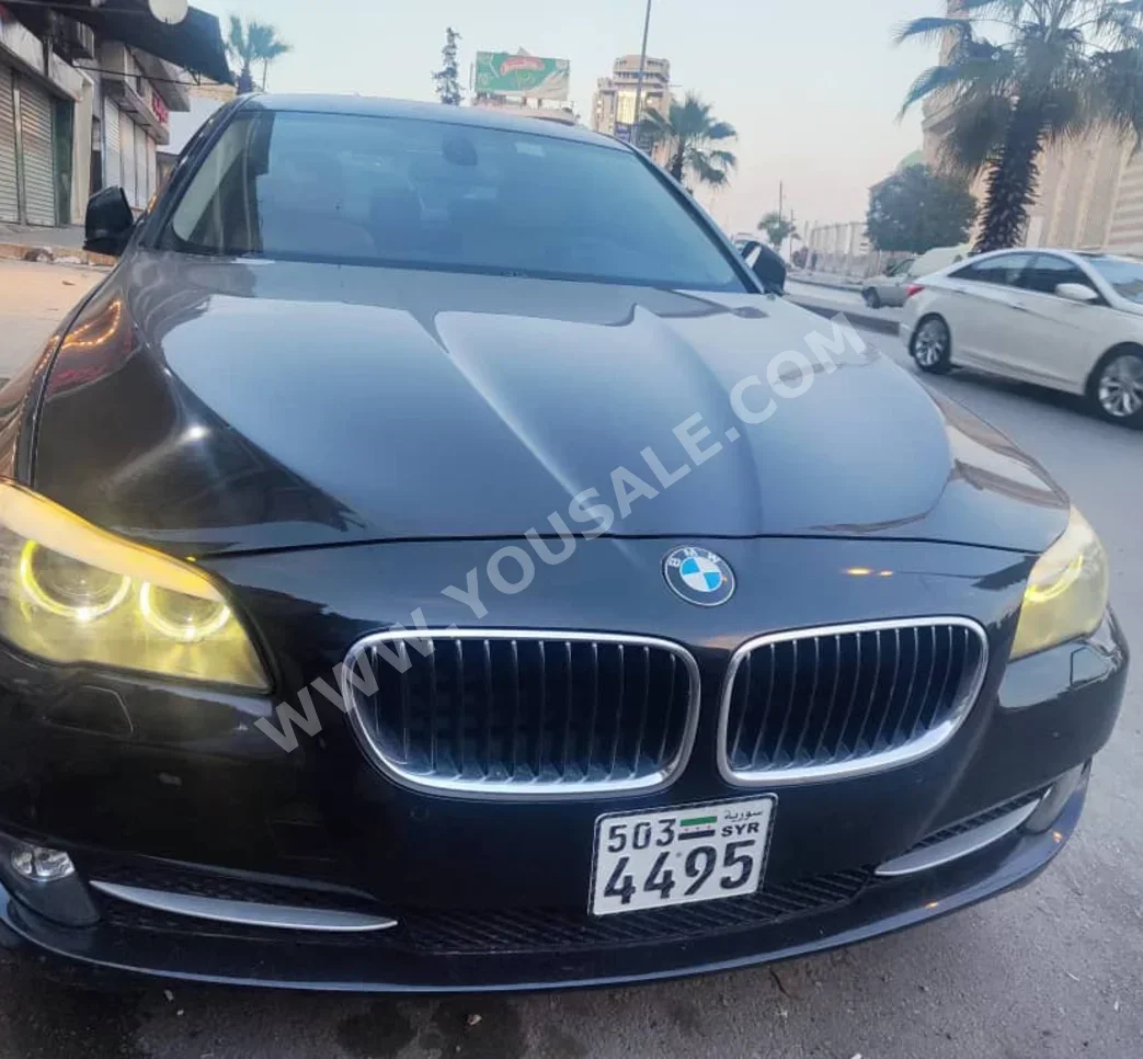 بي ام دبليو  الفئة - الخامسة  530i  2012  اتوماتيك  150,000 كم  6 سلندر  دفع خلفي  سيدان  أسود  بنزين