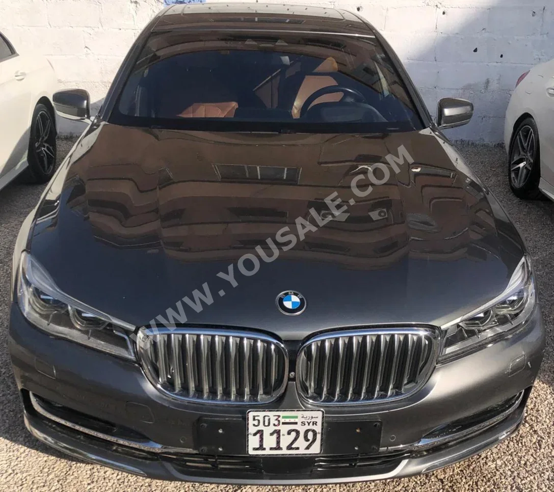 بي ام دبليو  الفئة - السابعة  740 Li  2017  اتوماتيك  82,000 كم  6 سلندر  دفع خلفي  سيدان  رمادي  بنزين