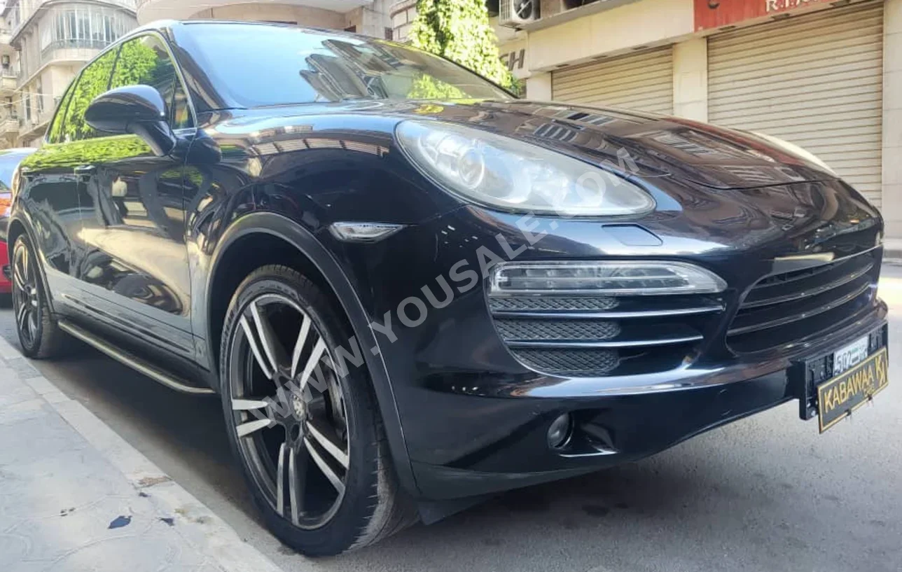 بورش  كيان  اس  2011  اتوماتيك  209,000 كم  8 سلندر  دفع رباعي  اس يو في  أسود  بنزين
