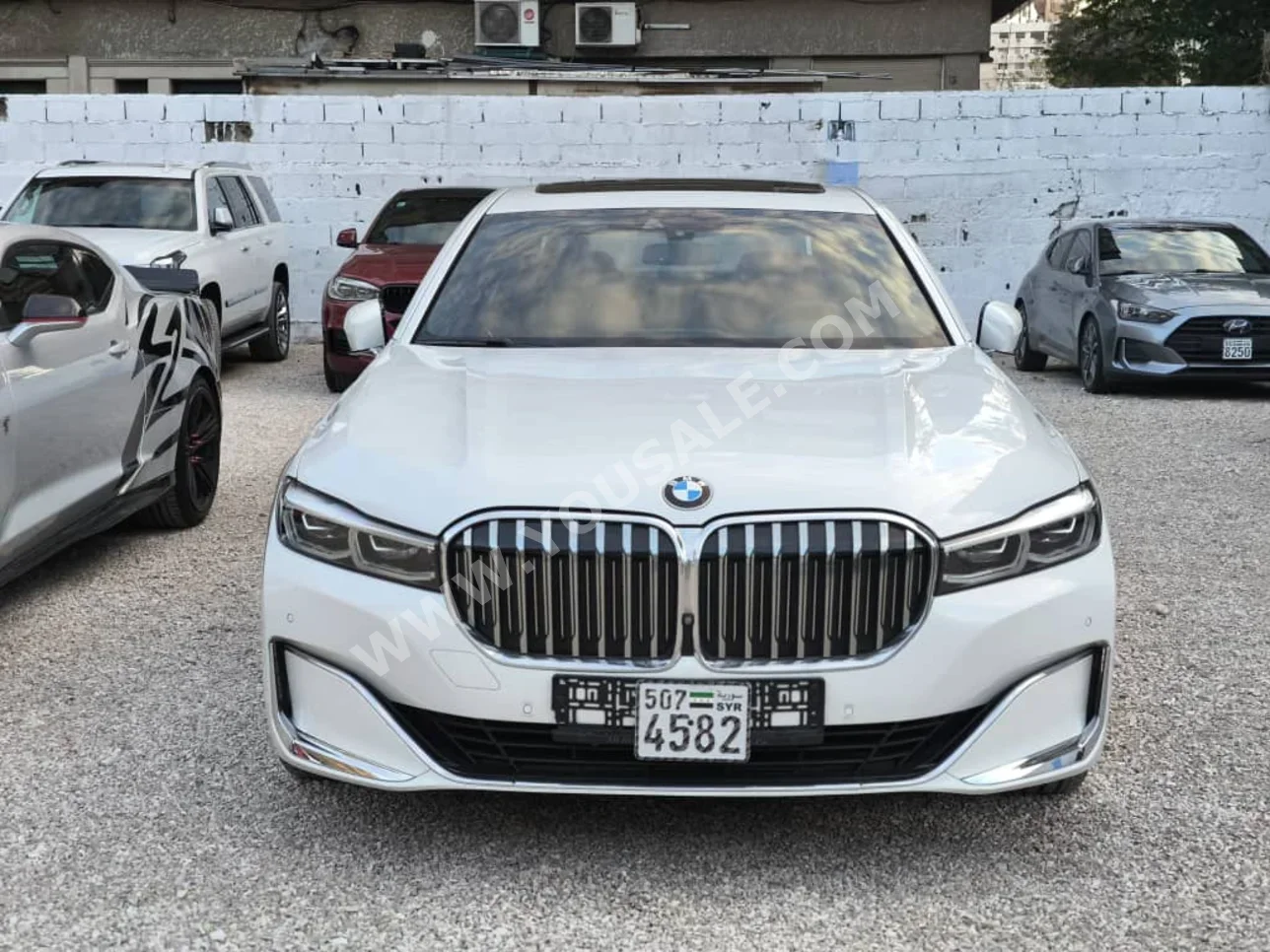 بي ام دبليو  الفئة - السابعة  740 Li  2021  اتوماتيك  90,000 كم  6 سلندر  دفع خلفي  سيدان  أبيض  بنزين