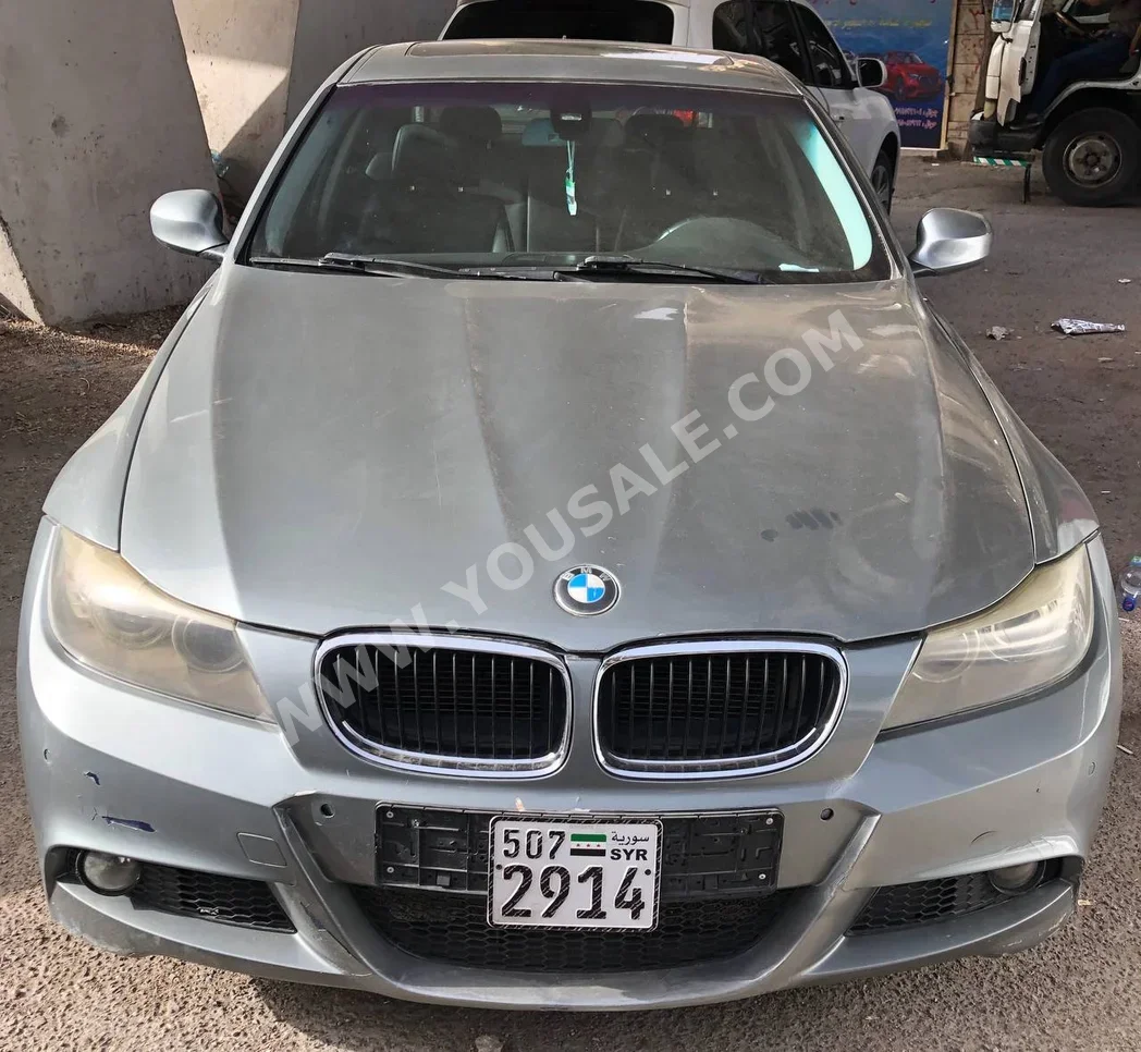 بي ام دبليو  الفئة - الثالثة  323i  2012  اتوماتيك  133,000 كم  6 سلندر  دفع خلفي  سيدان  فضي  بنزين