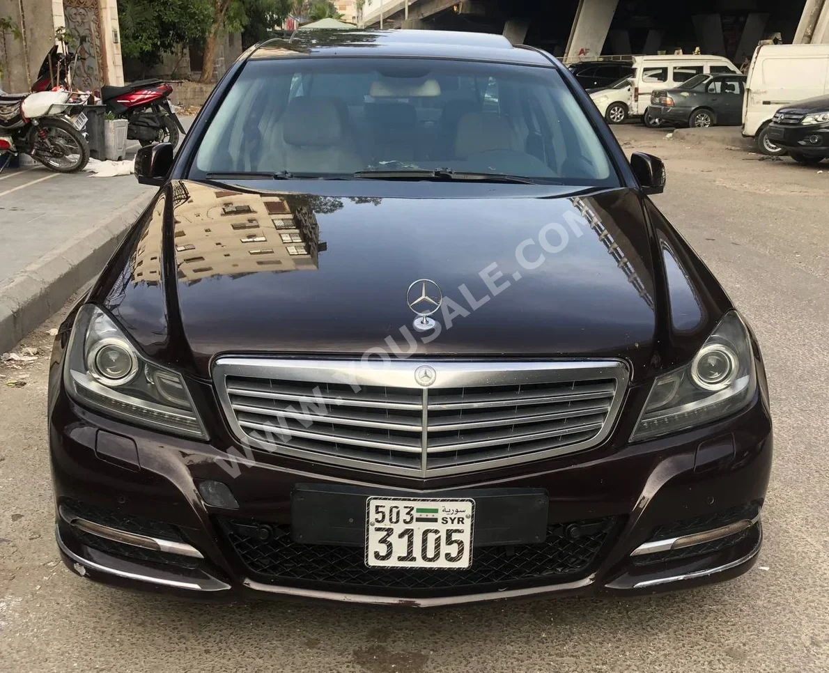 مرسيدس - بنز  سي - كلاس  250  2012  اتوماتيك  172,000 كم  4 سلندر  دفع خلفي  سيدان  بني  بنزين
