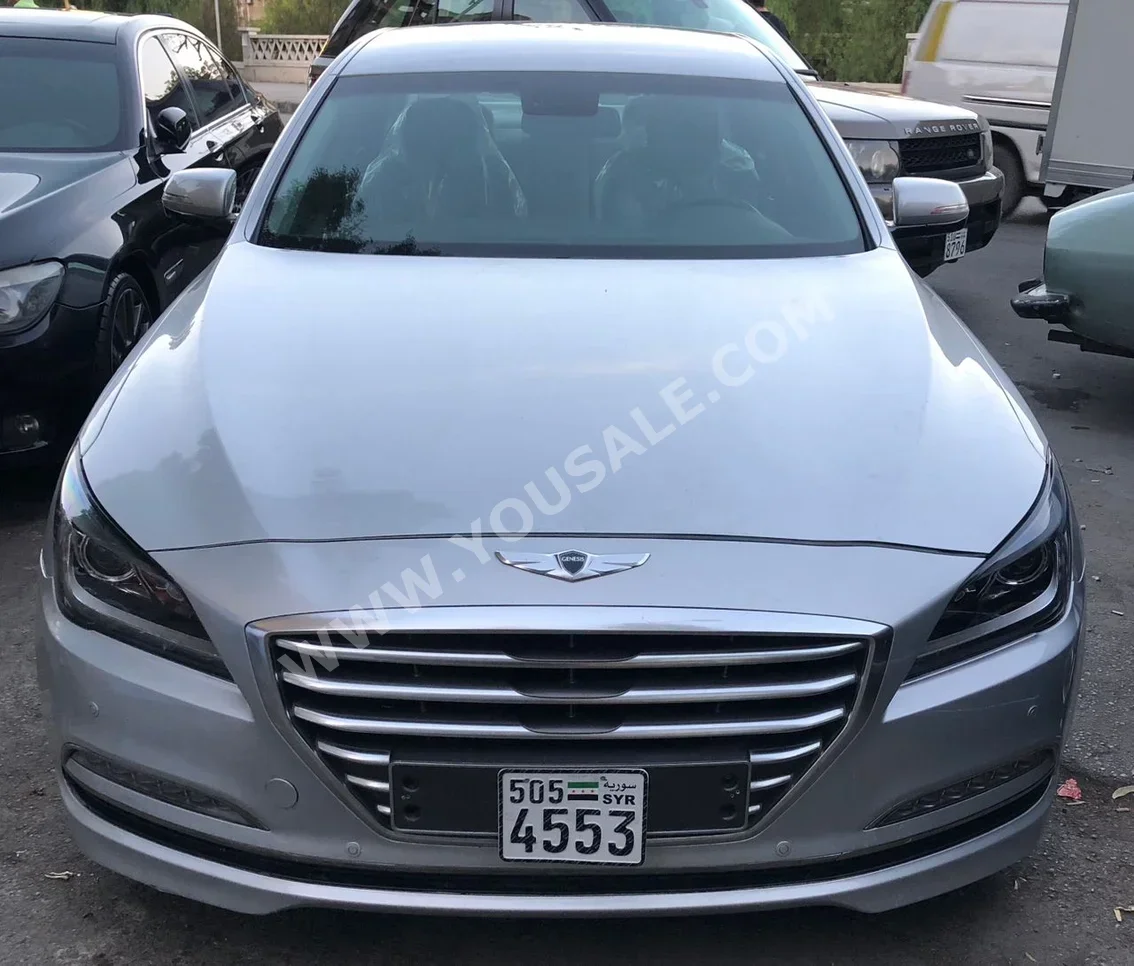 هيونداي  جينيسس  2016  اتوماتيك  120,000 كم  6 سلندر  دفع خلفي  سيدان  فضي  بنزين