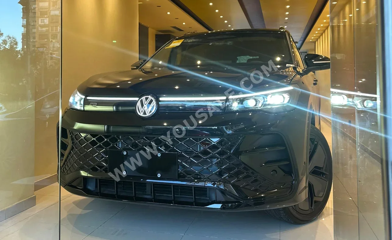 Volkswagen  TIGUAN  2025  Automatic  0 km  4 Cylinder  4WD  SUV  Black  Hybrid