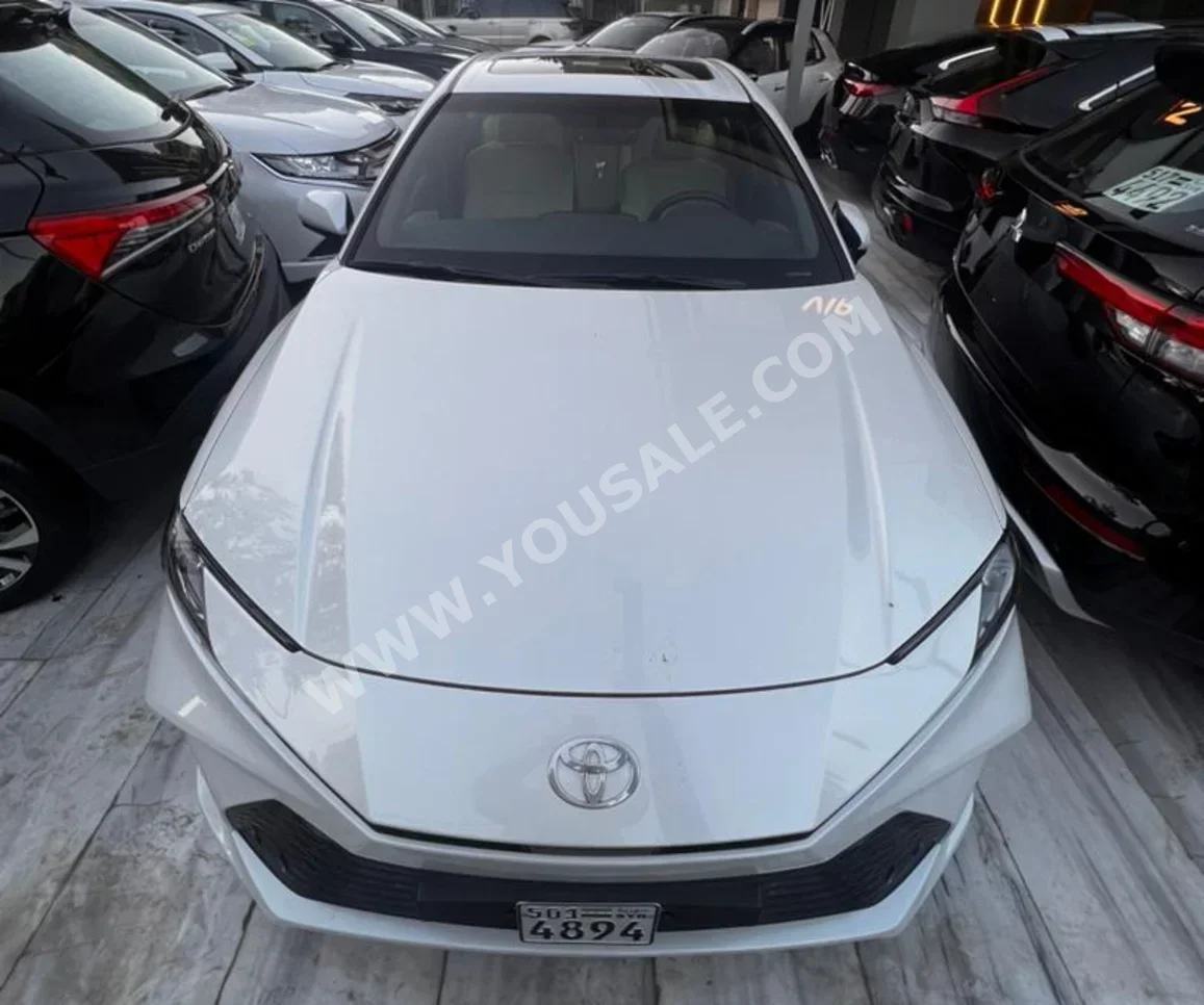 Toyota  Camry  2025  Automatic  0 km  4 Cylinder  RWD  Sedan  White  Gasoline  With Warranty