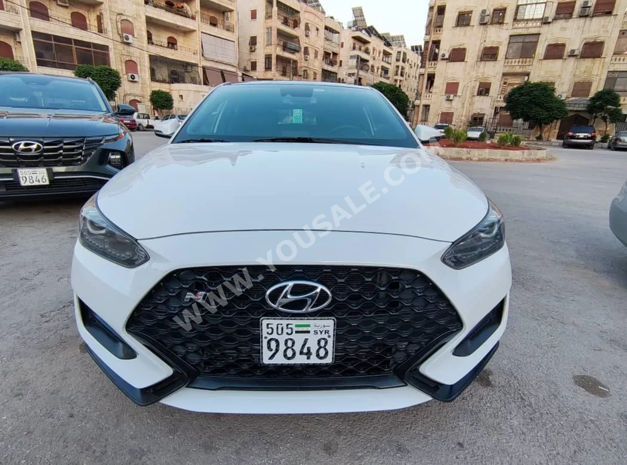 هيونداي  فيلوستير  2019  اتوماتيك  128,000 كم  4 سلندر  دفع رباعي  هاتشباك  أبيض  بنزين