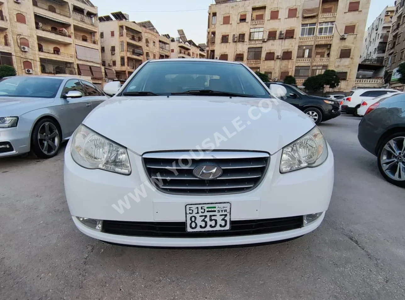 هيونداي  افانتي  2009  اتوماتيك  150,000 كم  4 سلندر  دفع أمامي  سيدان  أبيض  بنزين