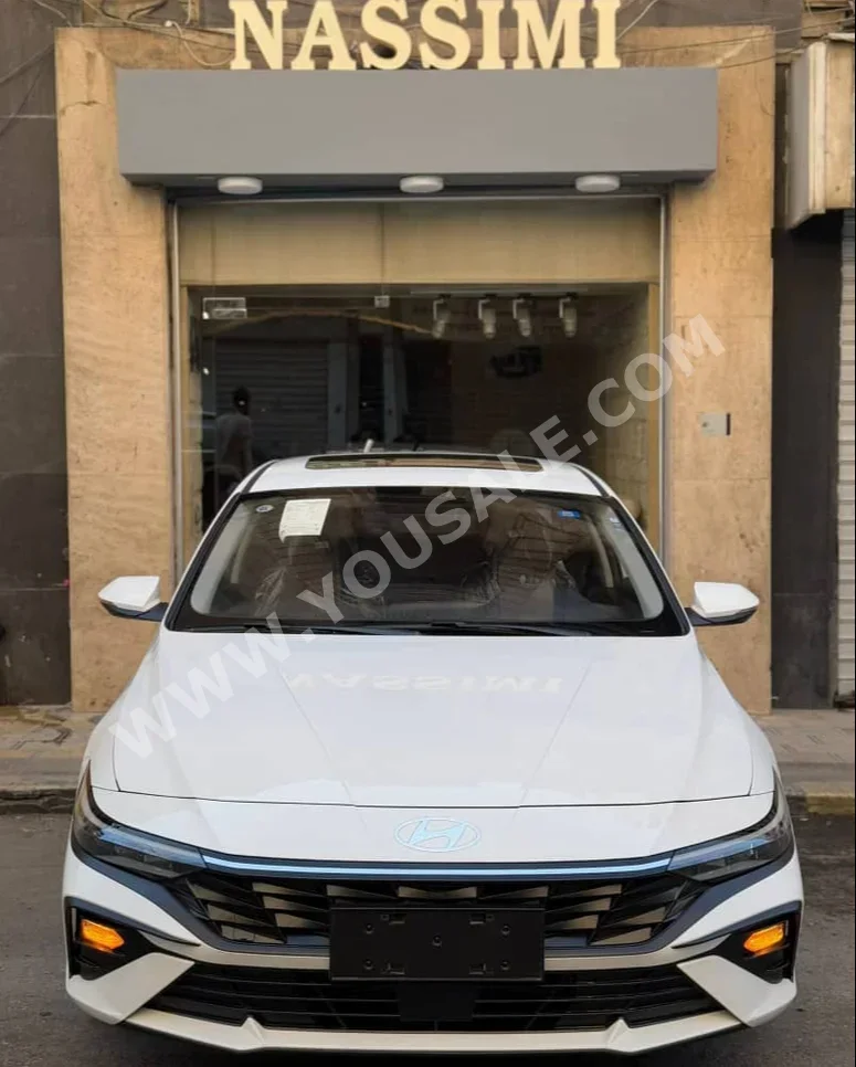 Hyundai  Elantra  2025  Automatic  0 km  4 Cylinder  FWD  Sedan  White  Gasoline