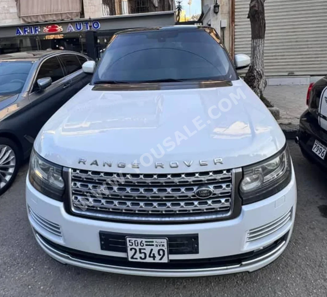 لاند روفر  رنج روفر  فوج  2015  اتوماتيك  140,000 كم  8 سلندر  دفع رباعي  اس يو في  أبيض  بنزين