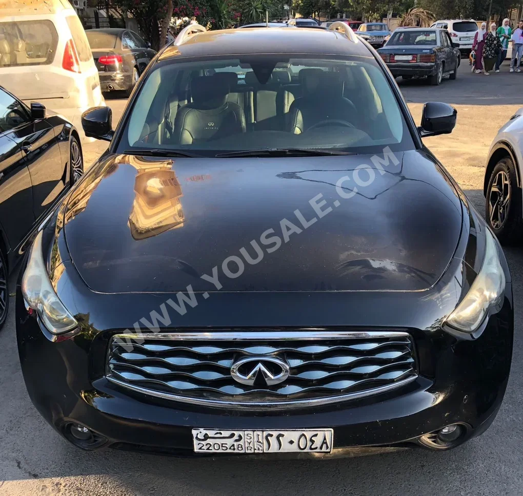 انفنيتي  اف اكس  35  2010  اتوماتيك  120,000 كم  6 سلندر  دفع رباعي  اس يو في  أسود  بنزين