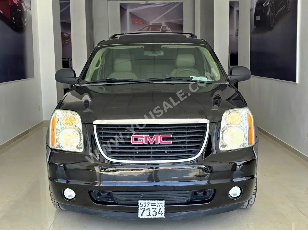 GMC  Yukon  2013  Automatic  140,000 km  8 Cylinder  4WD  SUV  Black  Gasoline