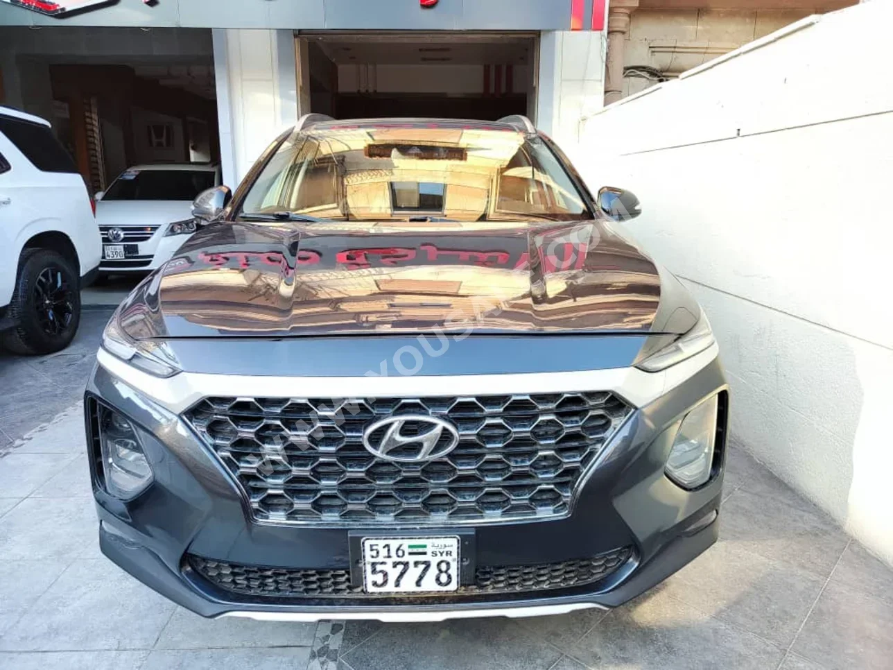 Hyundai  Santa Fe  2020  Automatic  85,000 km  4 Cylinder  FWD  SUV  Gray  Gasoline