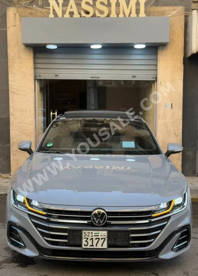 Volkswagen  Arteon  2023  Automatic  25,000 km  6 Cylinder  4WD  Sedan  Gray  Gasoline