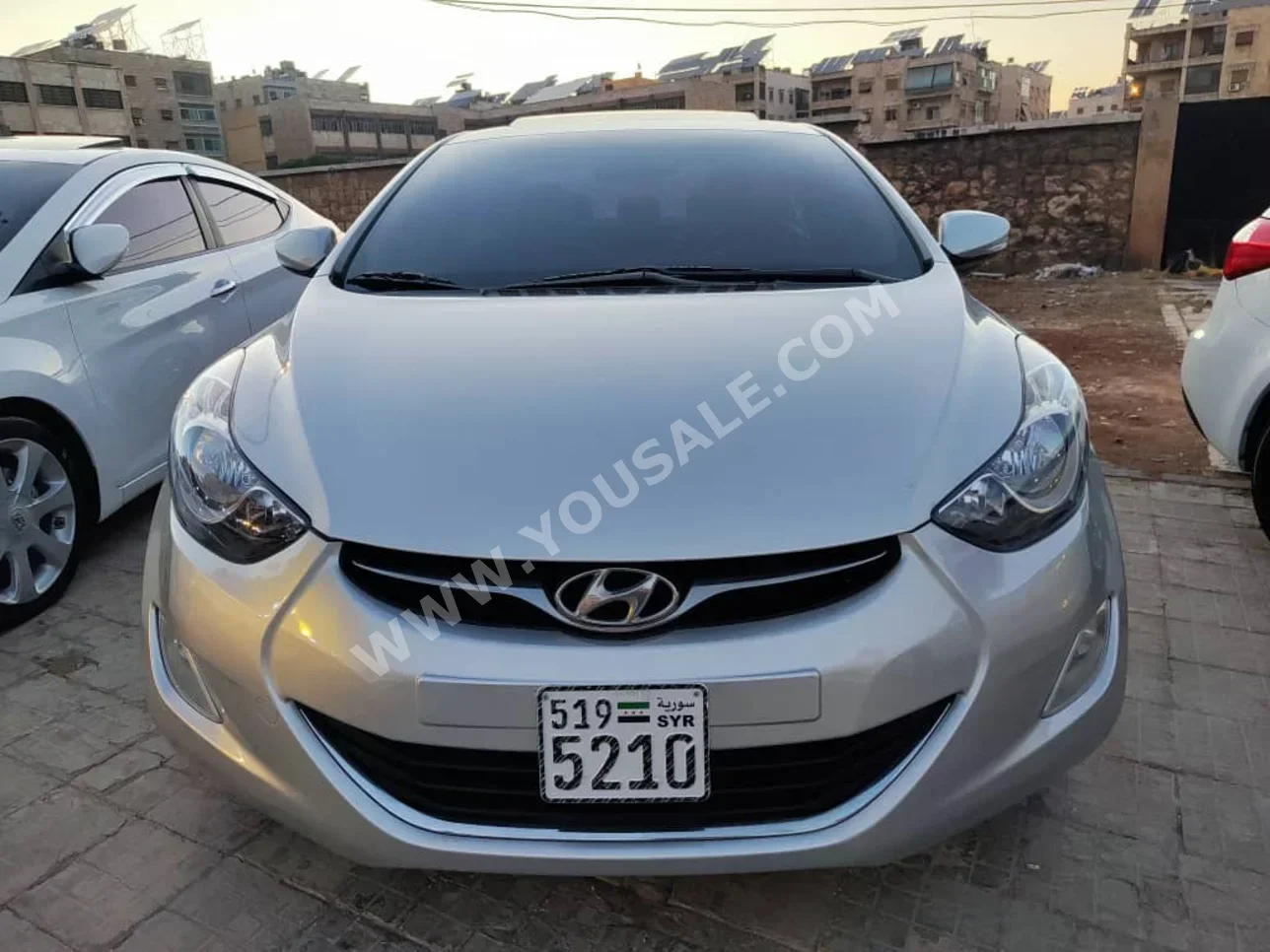 Hyundai  Avante  2012  Automatic  160,000 km  4 Cylinder  FWD  Sedan  White  Gasoline