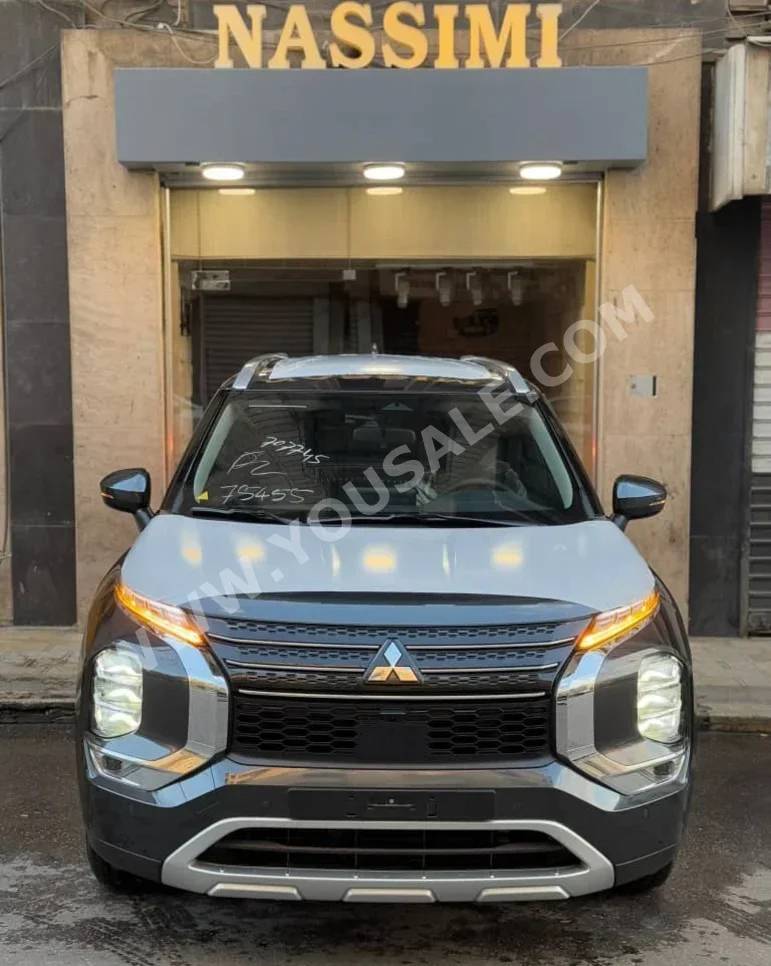 Mitsubishi  Outlander  2025  Automatic  0 km  4 Cylinder  FWD  SUV  Dark Gray  Gasoline