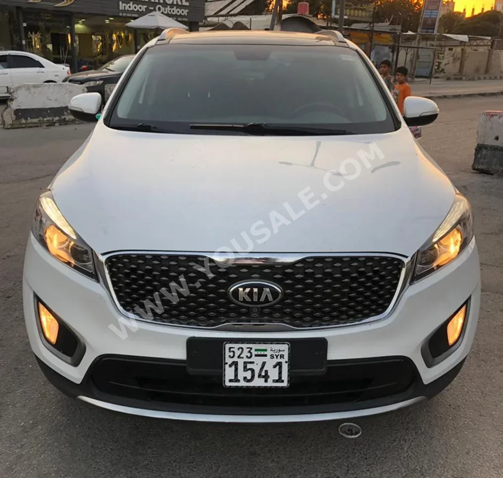 Kia  Sorento  2016  Automatic  200,000 km  6 Cylinder  4WD  SUV  White  Gasoline