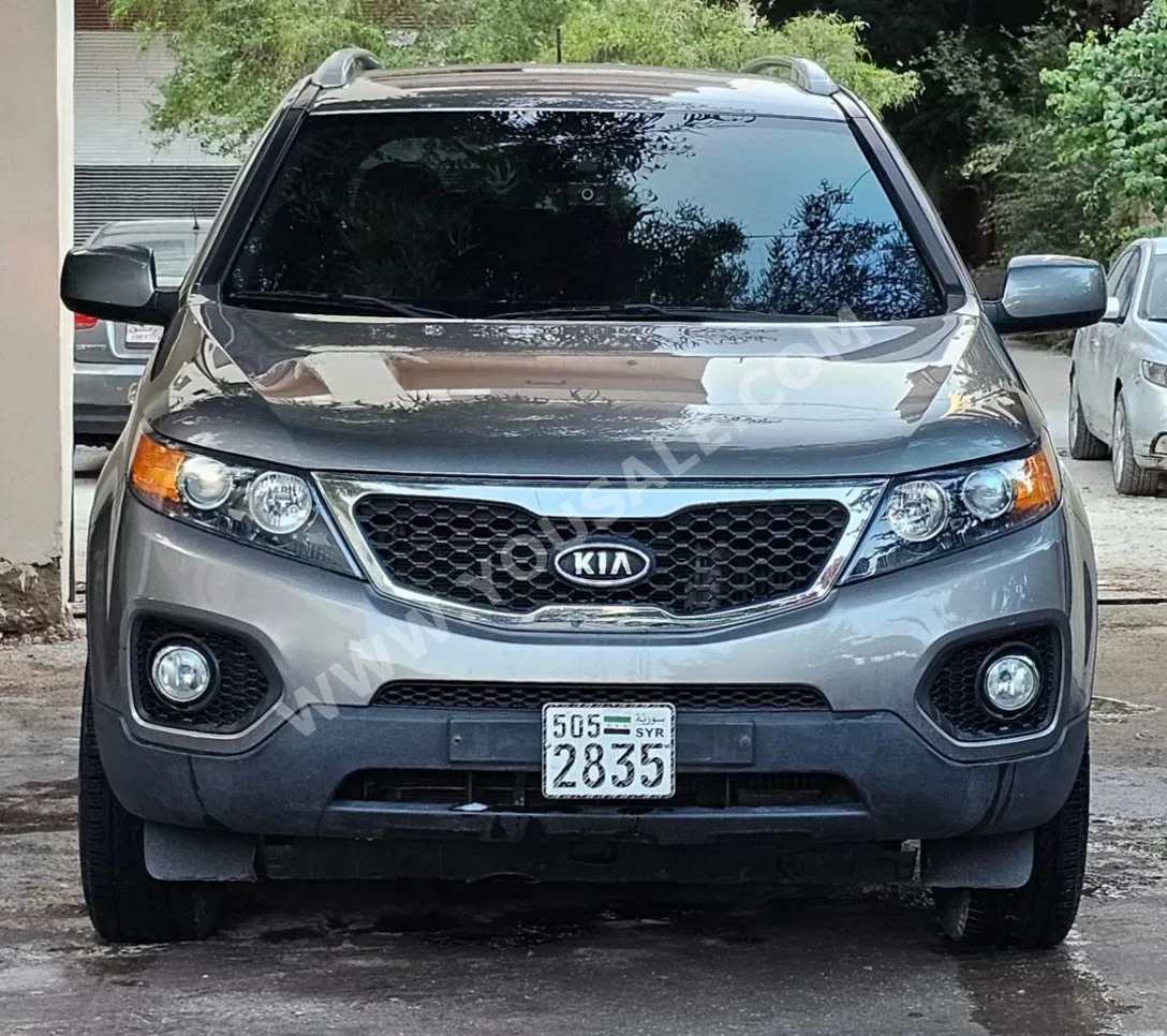 Kia  Sorento  2011  Automatic  180,000 km  6 Cylinder  4WD  SUV  Gray  Gasoline
