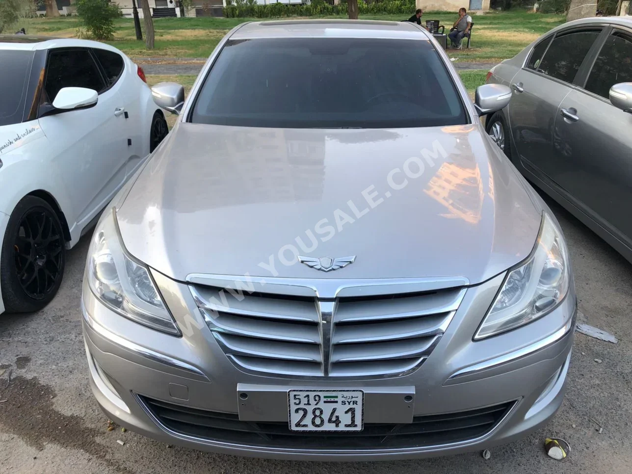 هيونداي  جينيسس  2012  اتوماتيك  152,000 كم  6 سلندر  دفع أمامي  سيدان  رمادي  بنزين