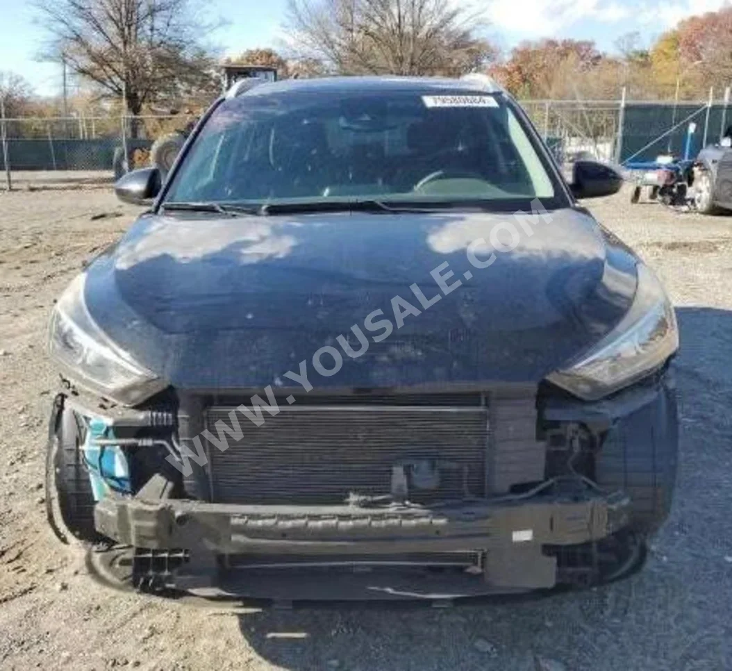 هيونداي  توسان  2019  اتوماتيك  63,000 كم  6 سلندر  دفع رباعي  اس يو في  أسود  بنزين