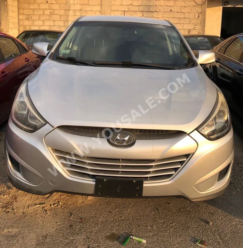 هيونداي  توسان  2015  اتوماتيك  114,000 كم  4 سلندر  دفع رباعي  اس يو في  فضي  بنزين