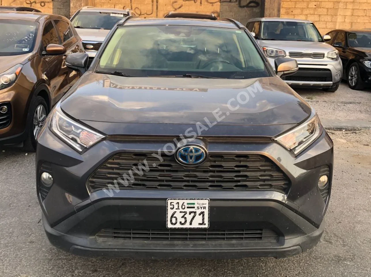 تويوتا  4 راف  2020  اتوماتيك  66,000 كم  4 سلندر  دفع رباعي  اس يو في  رمادي  هايبرد