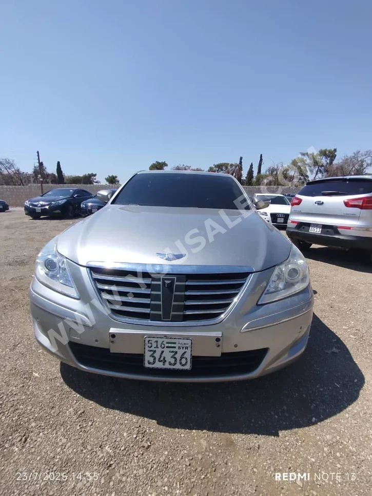 هيونداي  جينيسس  2009  اتوماتيك  119,000 كم  6 سلندر  دفع أمامي  سيدان  فضي  بنزين
