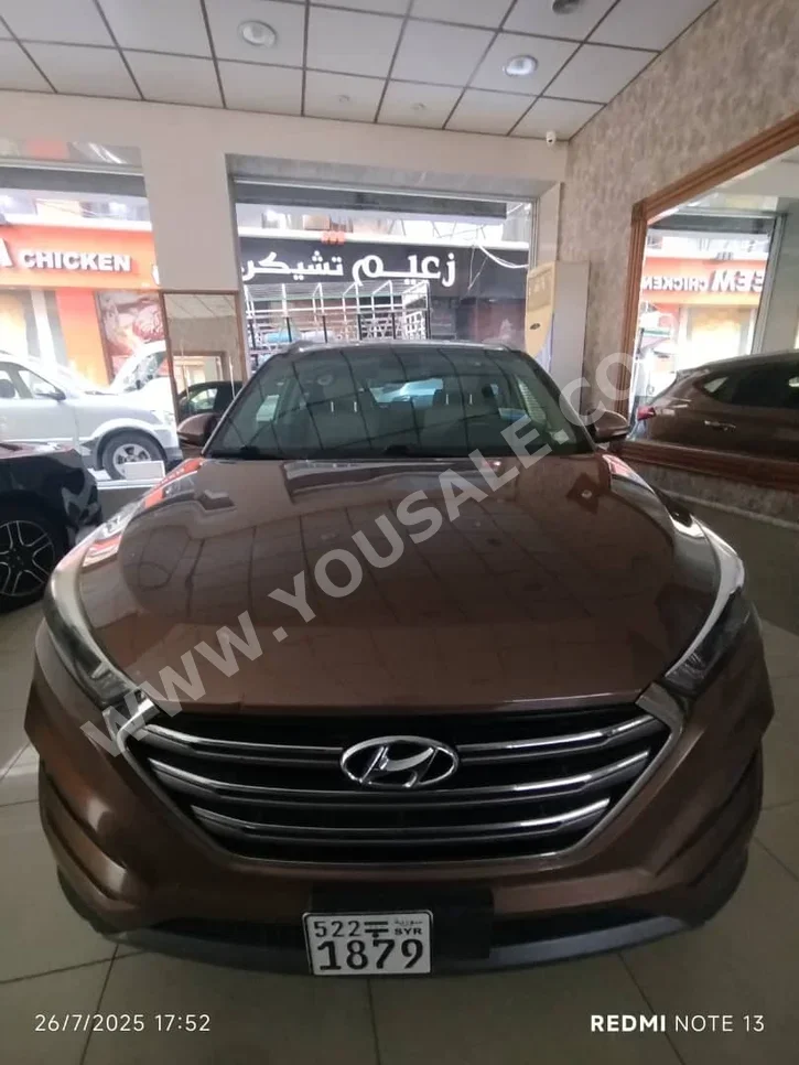 هيونداي  توسان  2016  اتوماتيك  108,000 كم  4 سلندر  دفع أمامي  اس يو في  بني  بنزين