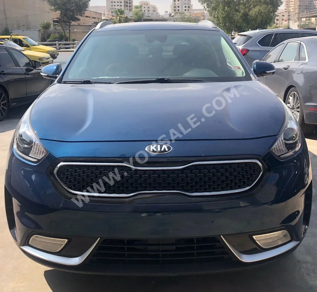 كيا  نيرو  2018  اتوماتيك  60,000 كم  4 سلندر  دفع رباعي  اس يو في  ازرق  هايبرد