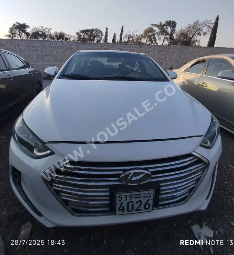 Hyundai  Elantra  2018  Automatic  120,000 km  4 Cylinder  FWD  Sedan  White  Gasoline