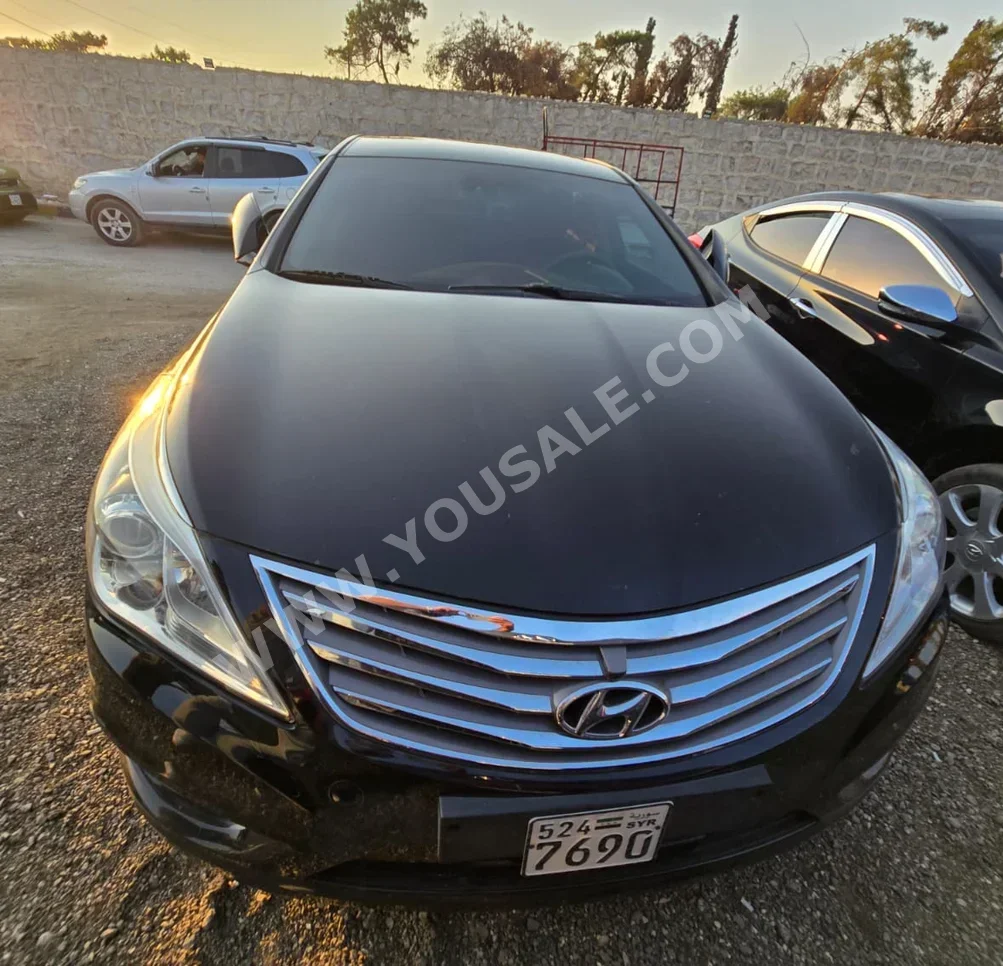 هيونداي  غراندير  2011  اتوماتيك  177,000 كم  6 سلندر  دفع أمامي  سيدان  أسود  بنزين