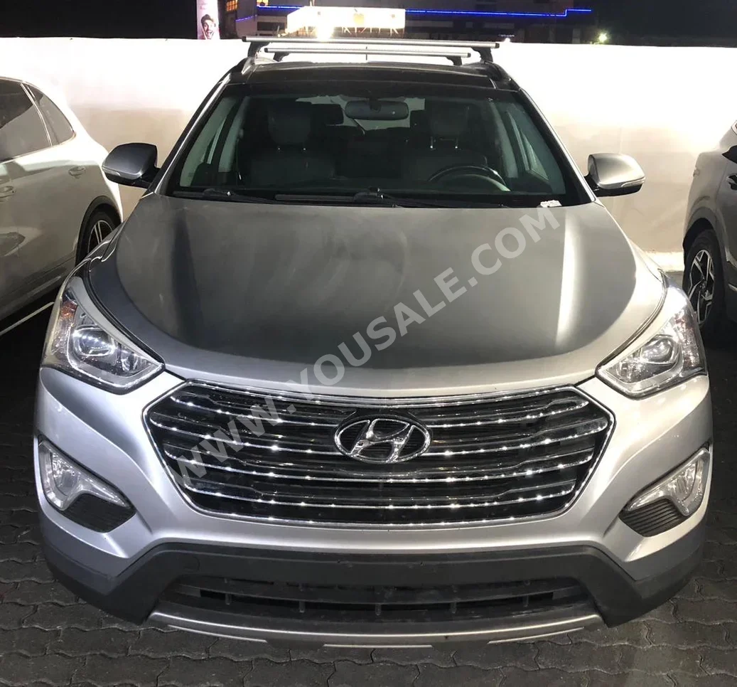 Hyundai  Santa Fe  2016  Automatic  140,000 km  6 Cylinder  4WD  SUV  Gray  Gasoline