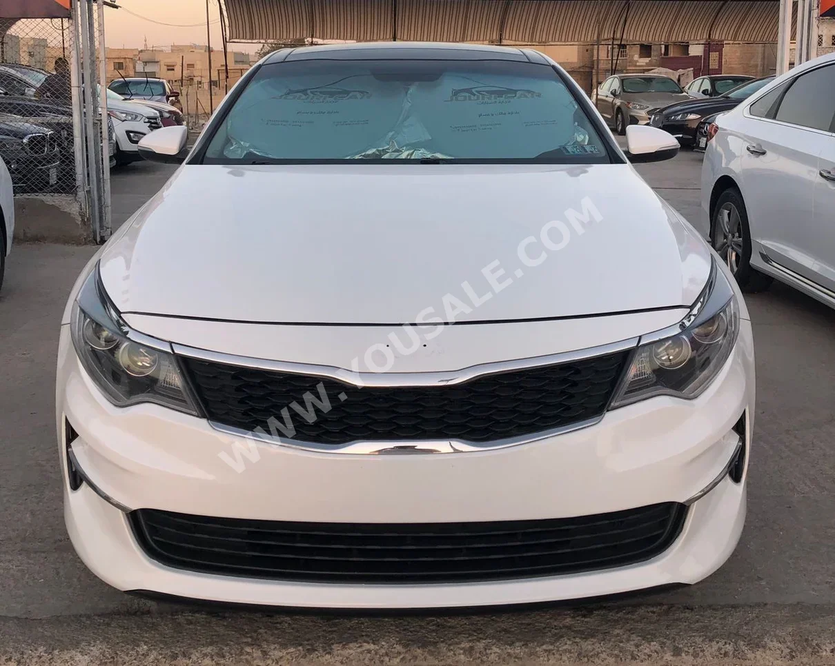 Kia Optima 2017 Automatic 123,000 km 4 Cylinder FWD Sedan White Gasoline