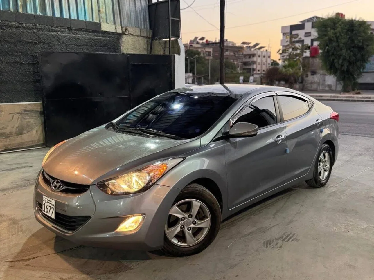 Hyundai  Avante  2012  Automatic  157,000 km  4 Cylinder  FWD  Sedan  Silver  Gasoline
