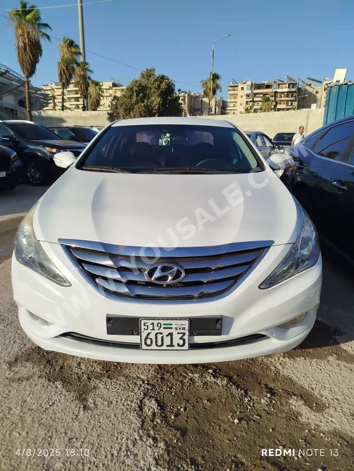 Hyundai Sonata 2013 Automatic 130,000 km 4 Cylinder FWD Sedan White Gasoline