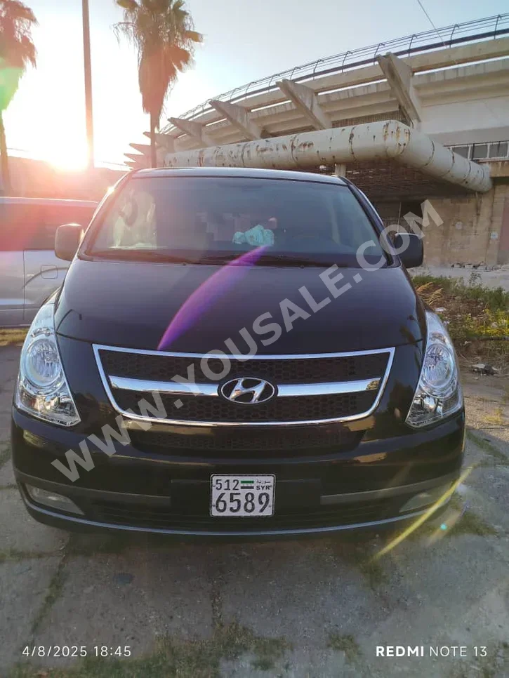 Hyundai  Van H1  2012  Automatic  170,000 km  4 Cylinder  RWD  Van / Bus  Black  Diesel