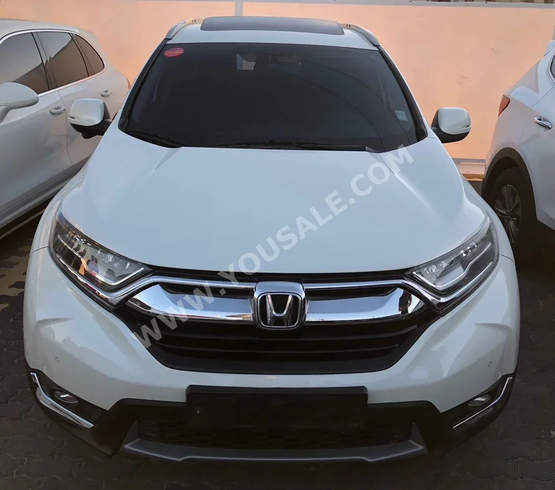 Honda  CRV  2018  Automatic  132,000 km  6 Cylinder  4WD  SUV  White  Gasoline