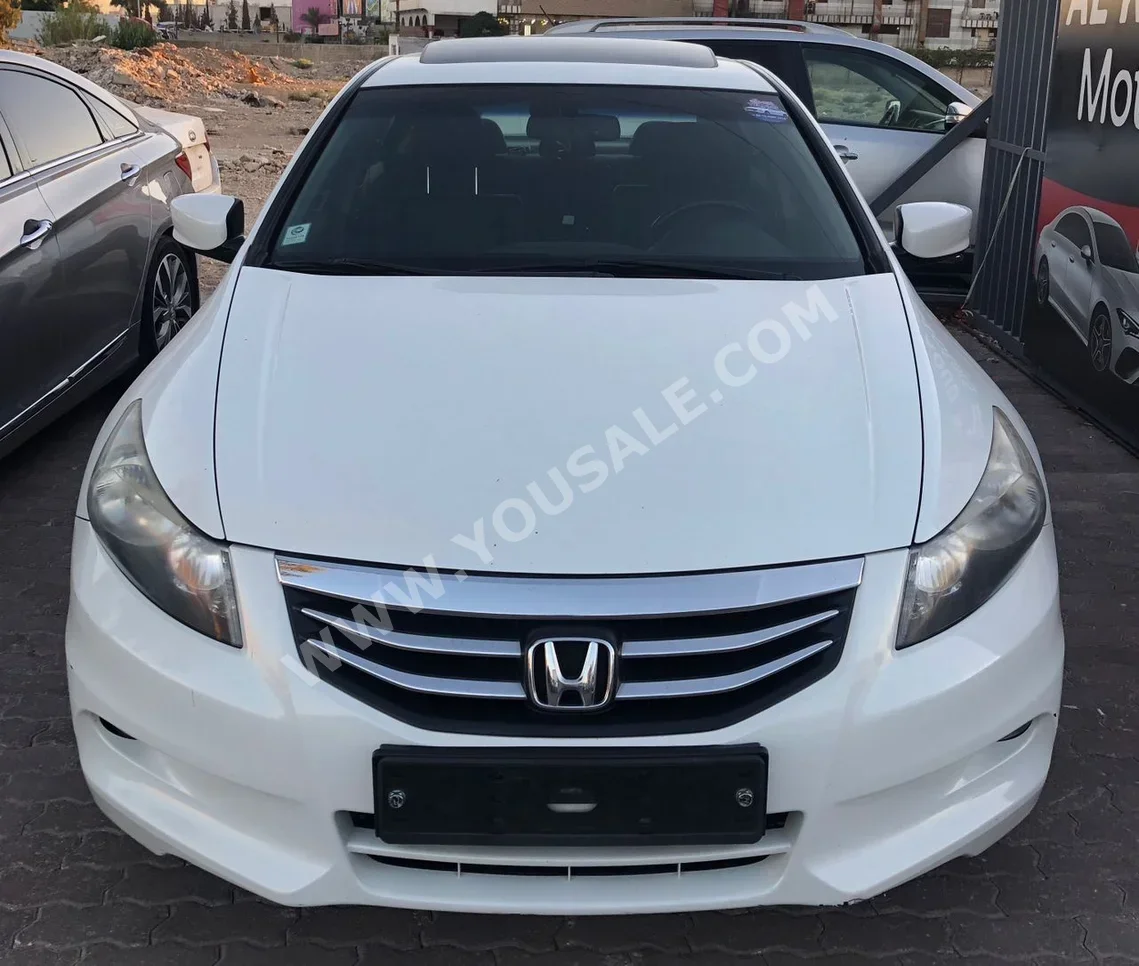Honda Accord 2012 Automatic 210,000 km 4 Cylinder FWD Sedan White Gasoline
