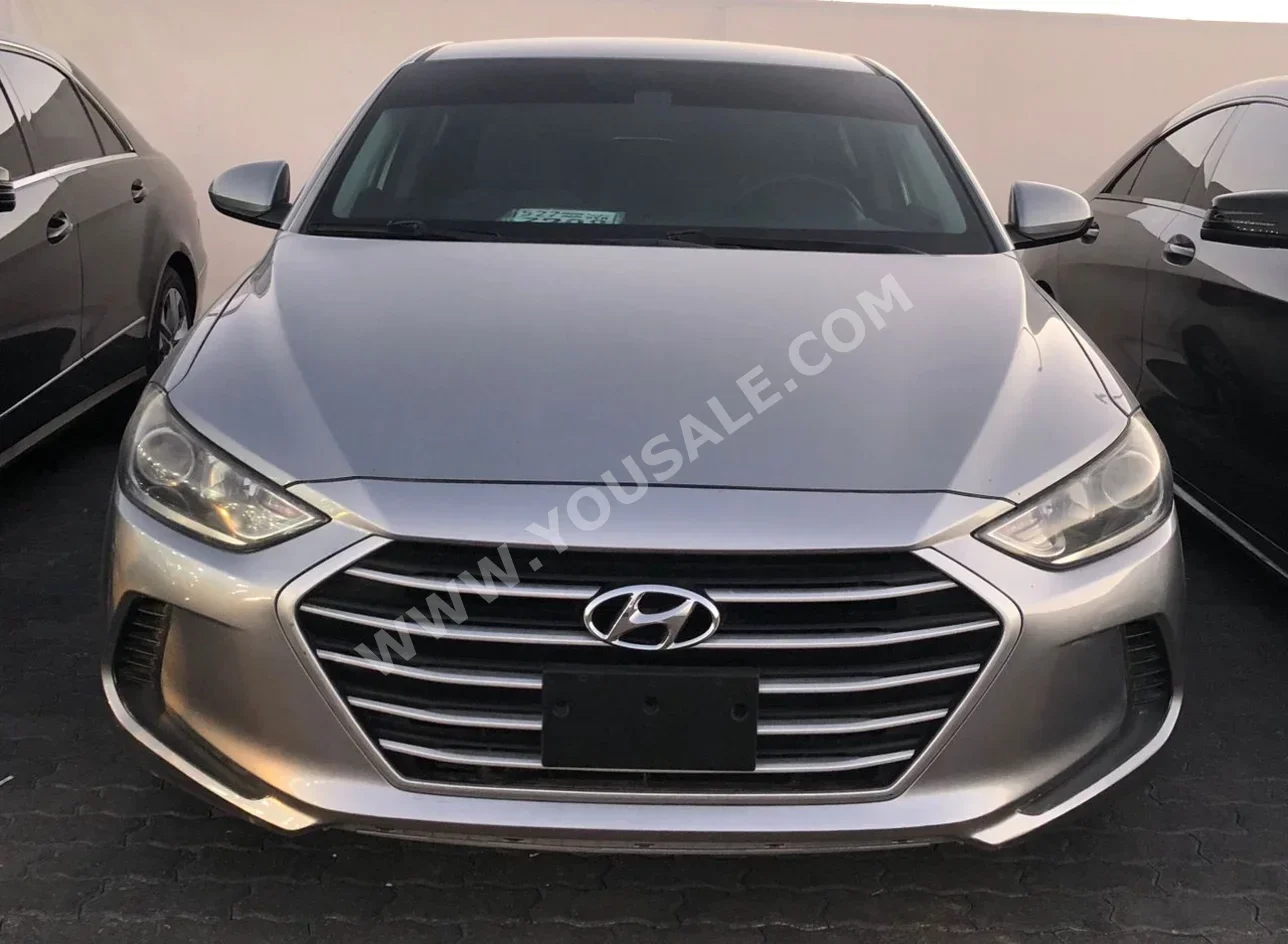 Hyundai Elantra 2017 Automatic 200,000 km 4 Cylinder FWD Sedan Gray Gasoline