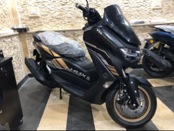Yamaha  Aerox -  2025 - Color Black -  Warranty