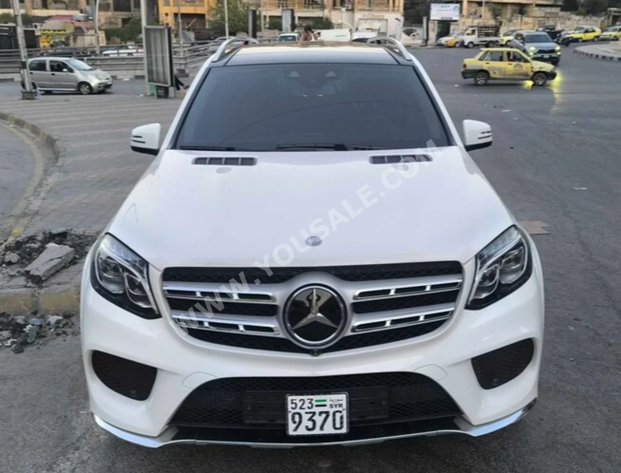 Mercedes-Benz GL-Class 500 2017 Automatic 182,000 km 8 Cylinder 4WD SUV White Gasoline