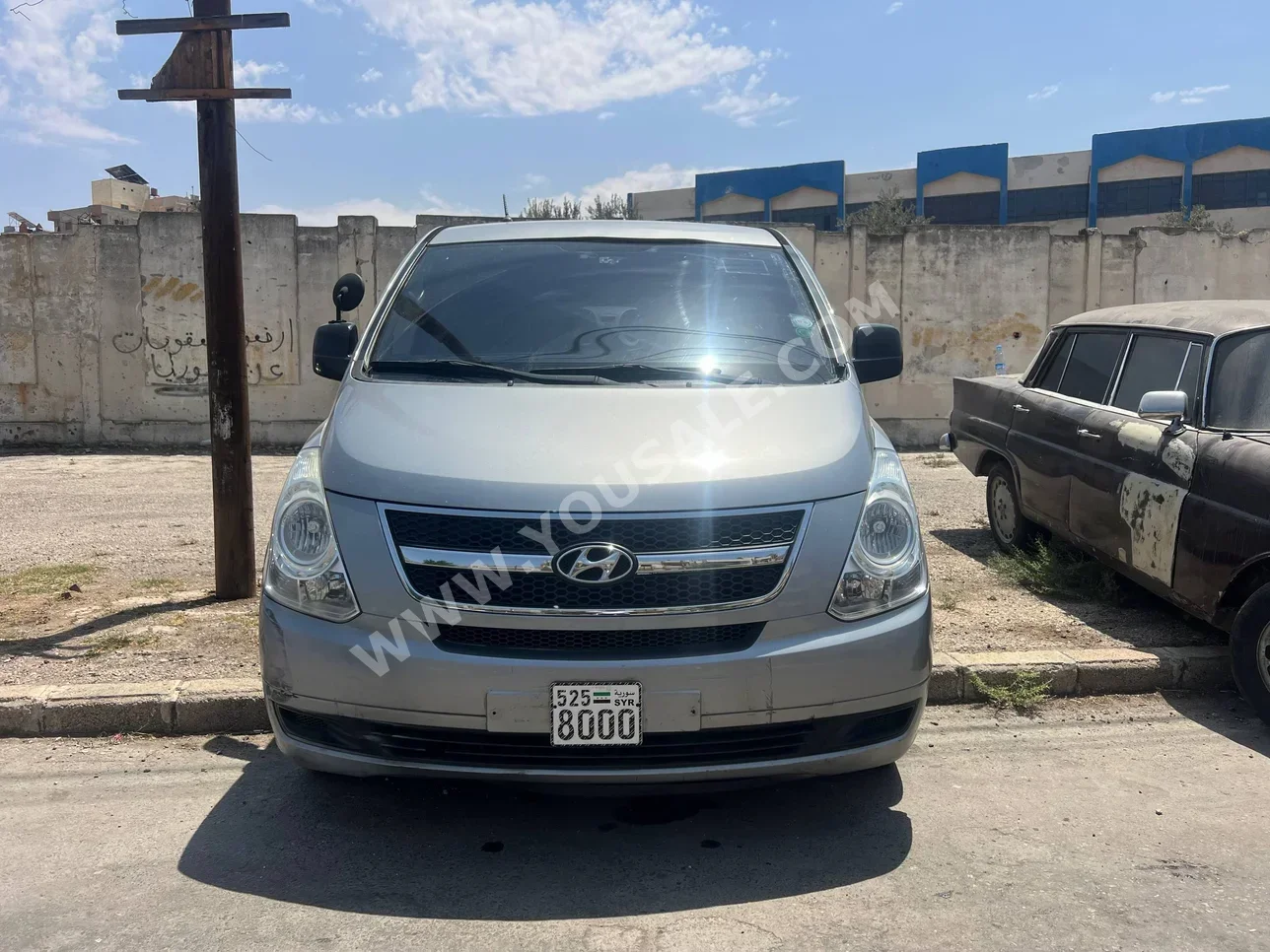 Hyundai  Van H1  2011  Automatic  200,000 km  4 Cylinder  RWD  Van / Bus  Gray  Diesel