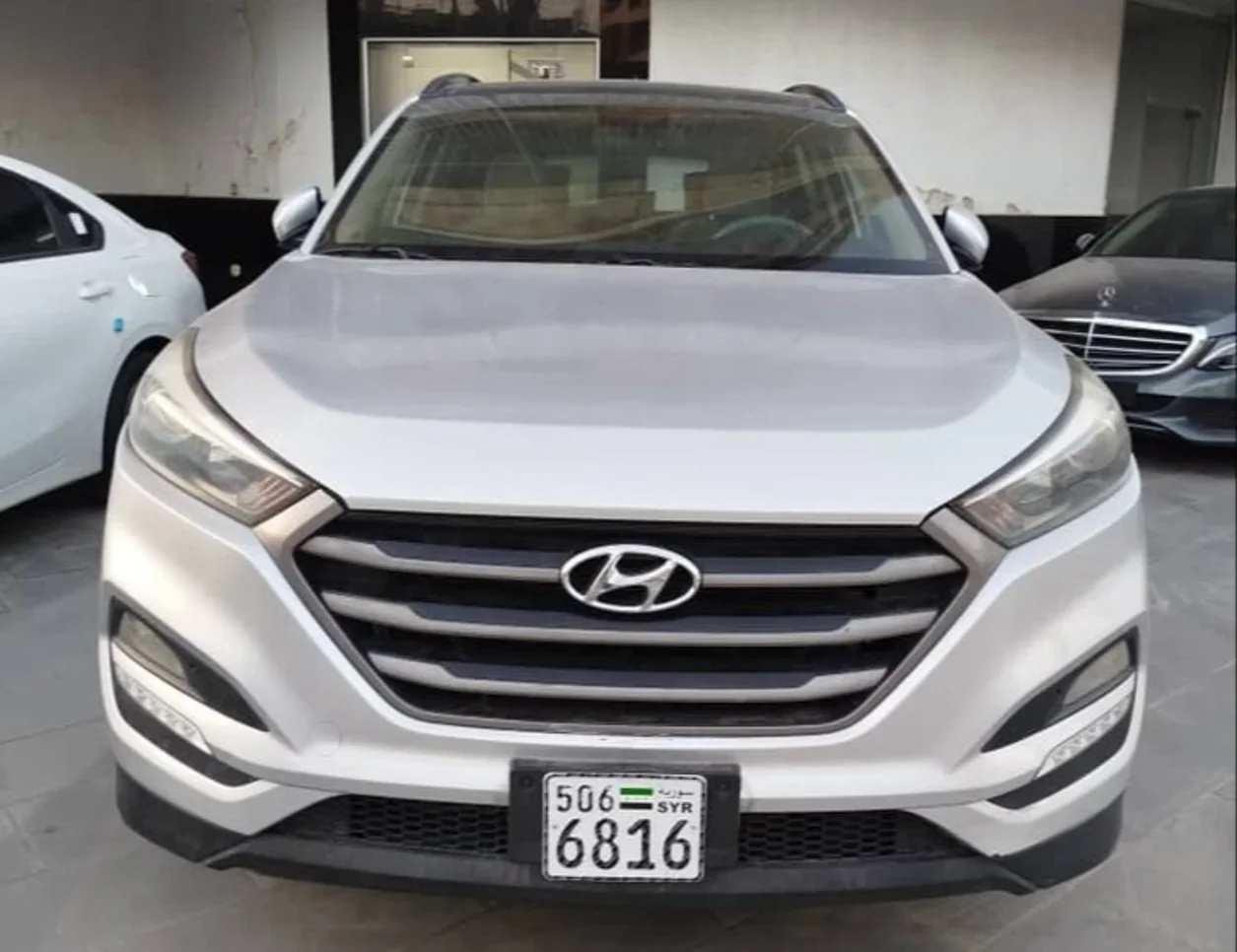 Hyundai  Tucson  2016  Automatic  190,000 km  4 Cylinder  RWD  SUV  Silver  Gasoline
