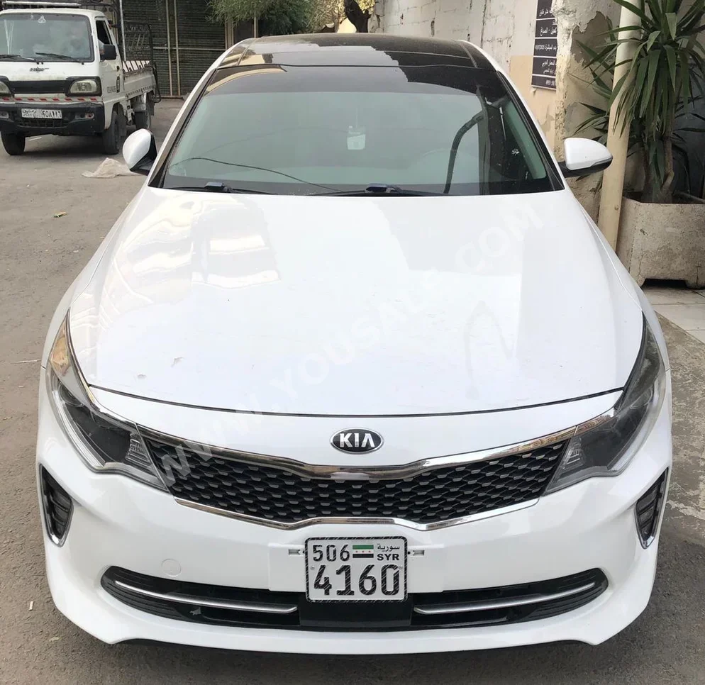 Kia Optima 2018 Automatic 123,000 km 4 Cylinder FWD Sedan White Gasoline