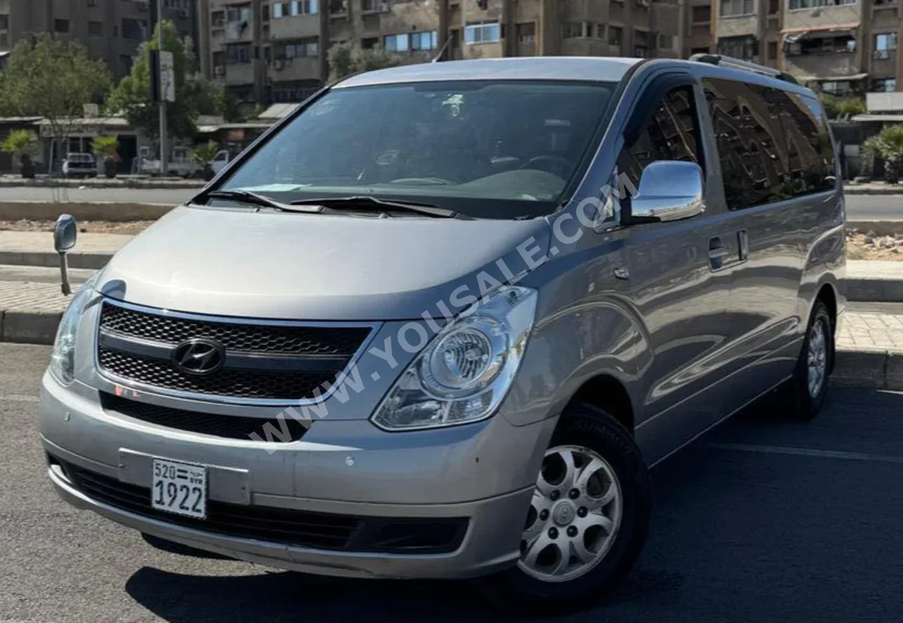 Hyundai  H1  2014  Automatic  117,000 km  4 Cylinder  FWD  Van / Bus  Silver  Gasoline