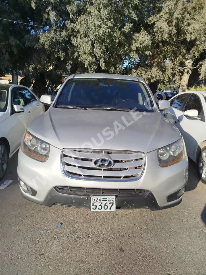 Hyundai Santa Fe 2011 Automatic 161,000 km 4 Cylinder FWD SUV Silver Diesel