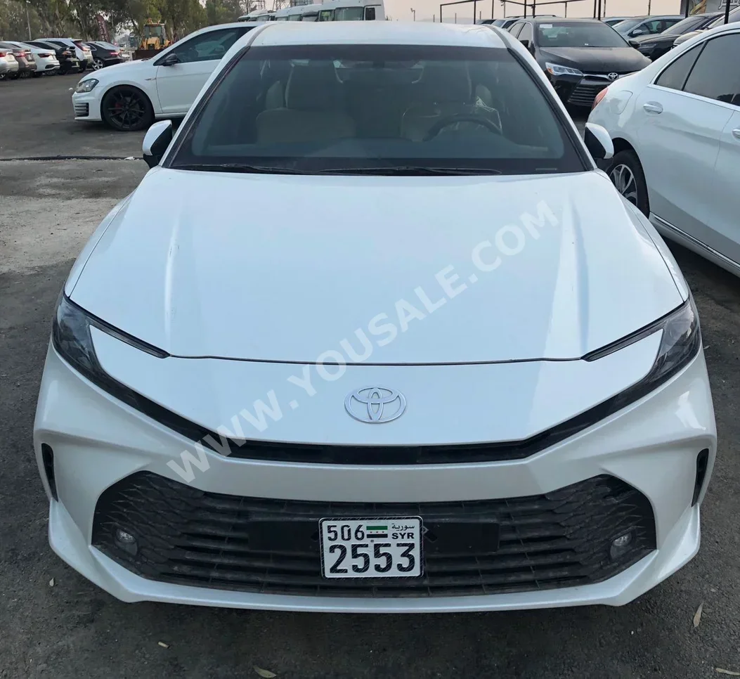 Toyota Camry 2025 Automatic 0 km 4 Cylinder FWD Sedan White Gasoline